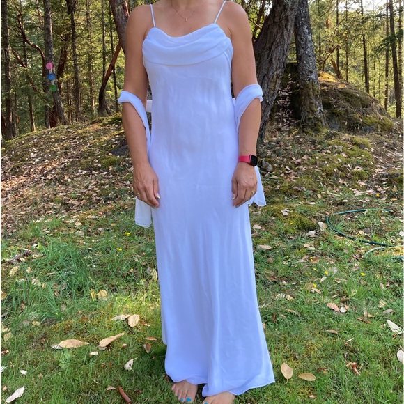 NWOT Wedding or Formal Gown Size XL (approx size 12 equivalent) - Picture 15 of 15